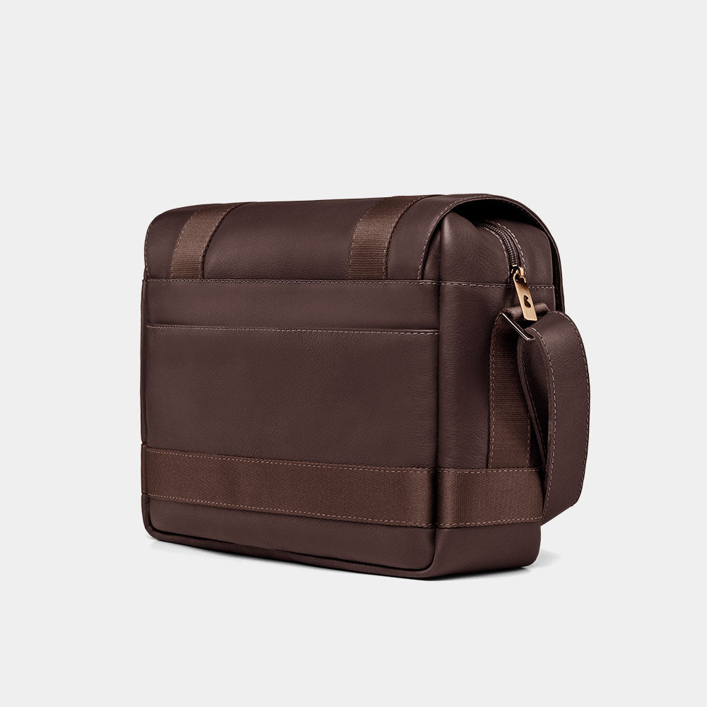 Nordweg Dolomites leather satchel shoulder bag in coffee, back view with zip pocket