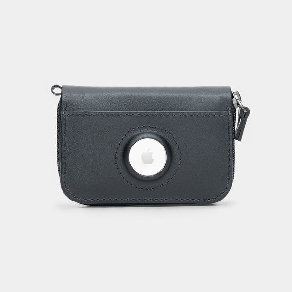 Nordweg Traveler Pro AirTag leather wallet in black, front view with round AirTag holder
