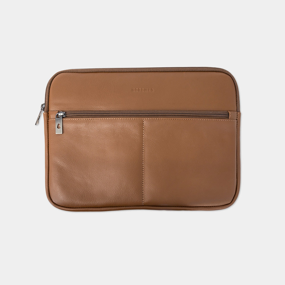 Nordweg Workplace leather laptop sleeve case in caramel, medium front view with zip pocket